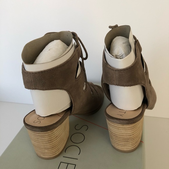 Sole Society RAE
Cage Lace Up Sandal - Picture 3 of 4